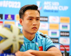 bui-hoang-viet-anh-can-phai-than-trong-khi-doi-dau-voi-dt-malaysia